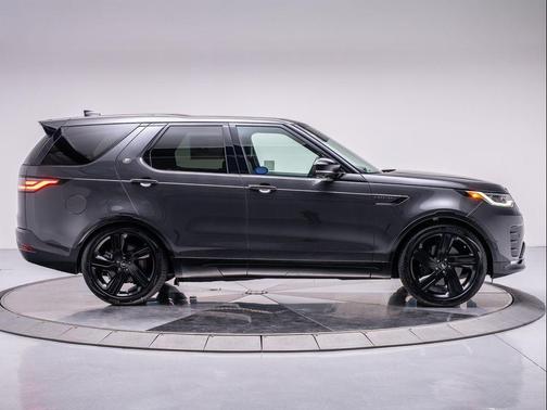 2025 Land Rover Discovery P360 Dynamic SE