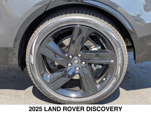 2025 Land Rover Discovery P360 Dynamic SE