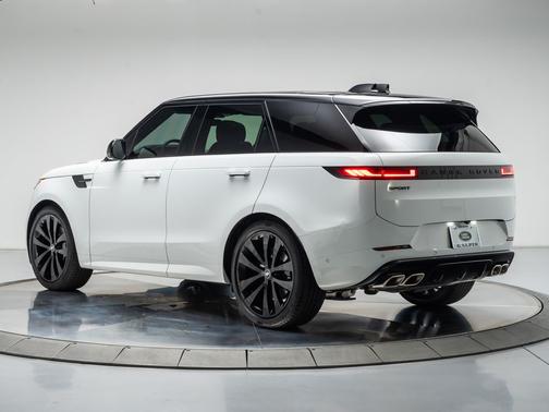 FUIJI WHITE 2025 Land Rover Range Rover Sport SE