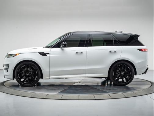 FUIJI WHITE 2025 Land Rover Range Rover Sport SE
