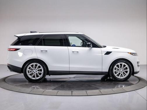 2025 Land Rover Range Rover Sport P360 SE