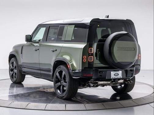 2026 Land Rover Defender 110 X-Dynamic SE