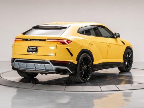 2019 Lamborghini Urus Base