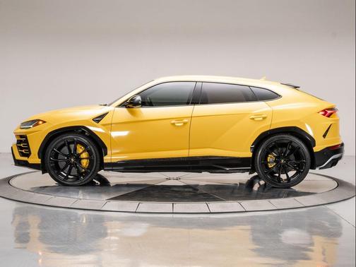 2019 Lamborghini Urus Base