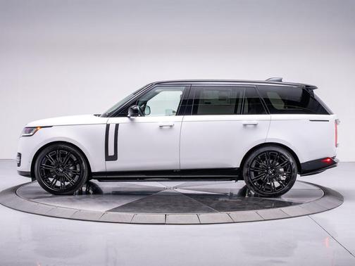 2025 Land Rover Range Rover P400 SE 7 Seat