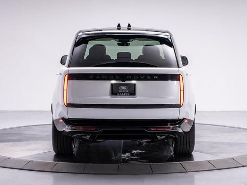 2025 Land Rover Range Rover P400 SE 7 Seat