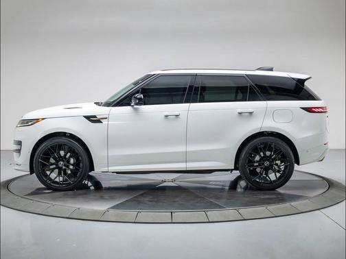 FUIJI WHITE 2025 Land Rover Range Rover Sport SE