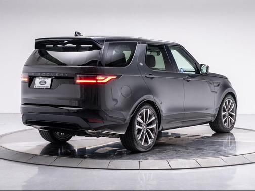 2025 Land Rover Discovery P360 Dynamic SE