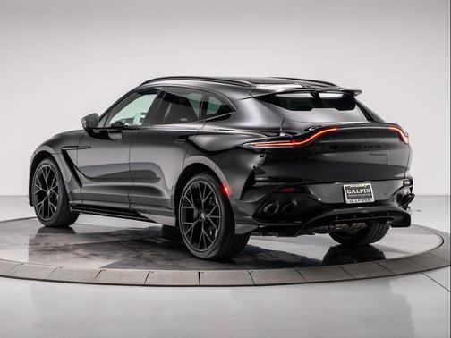 2025 Aston Martin DBX 707