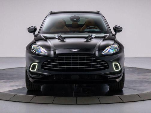 2022 Aston Martin DBX Base