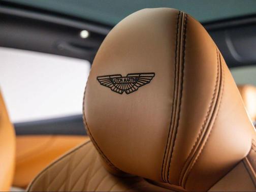 2022 Aston Martin DBX Base