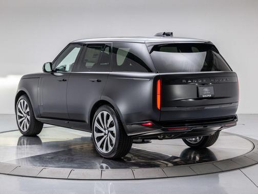 2025 Land Rover Range Rover P530 SE