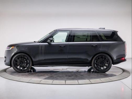 2026 Land Rover Range Rover P400 SE 7 Seat