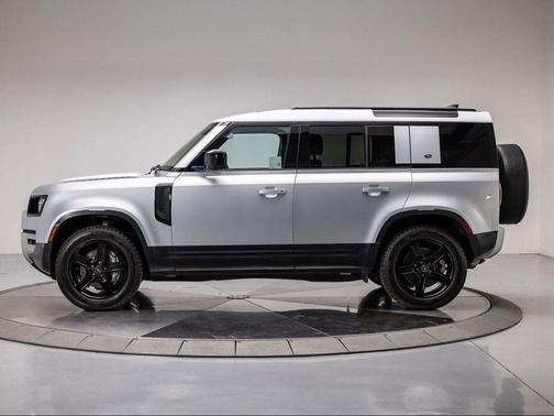 2022 Land Rover Defender 110 SE