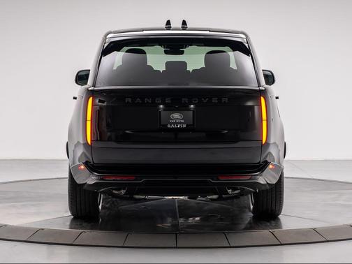 2026 Land Rover Range Rover P400 SE