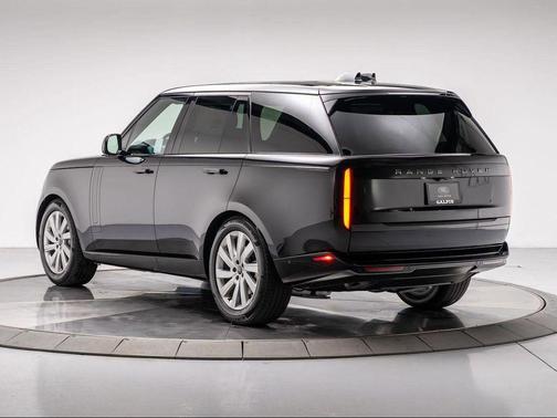 2026 Land Rover Range Rover P400 SE