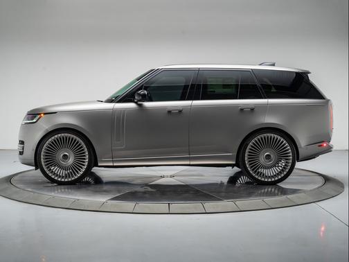 FLUX SILVER IN SATIN FINISH 2026 Land Rover Range Rover P530 SE