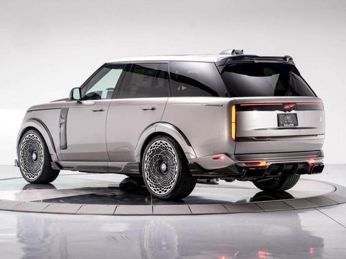 2025 Land Rover Range Rover P615 SV