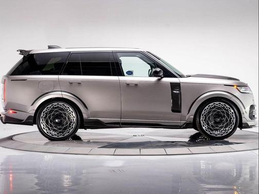 2025 Land Rover Range Rover P615 SV