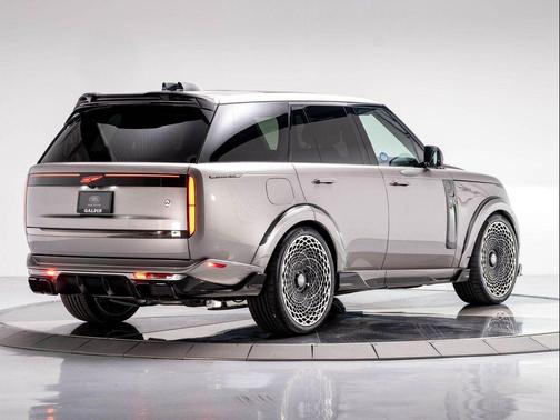 2025 Land Rover Range Rover P615 SV