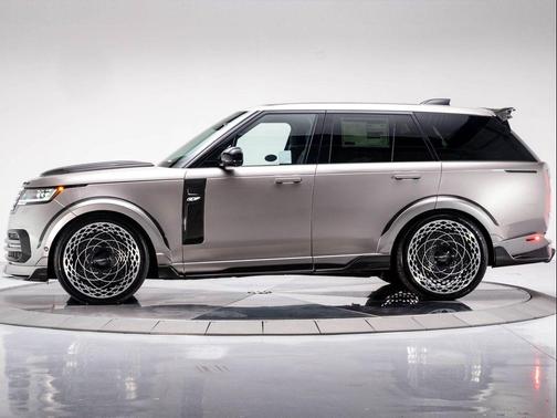 2025 Land Rover Range Rover P615 SV
