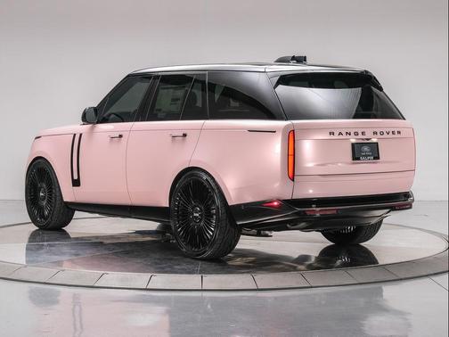 2025 Land Rover Range Rover P400 SE