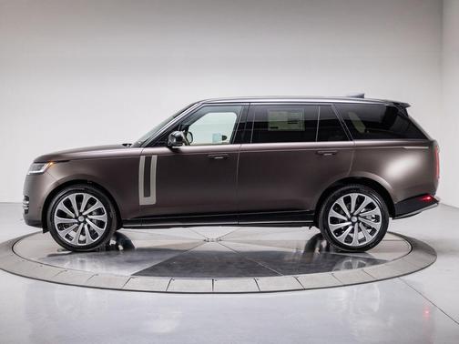 2025 Land Rover Range Rover P400 SE 7 Seat