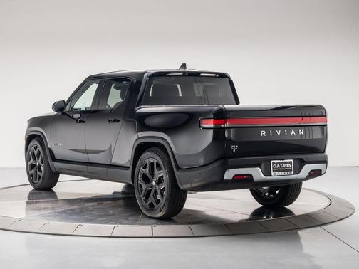 2025 Rivian R1T Adventure Package