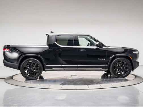2025 Rivian R1T Adventure Package
