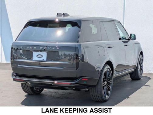 2025 Land Rover Range Rover P400 SE 7 Seat