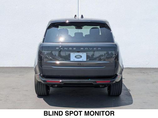 2025 Land Rover Range Rover P400 SE 7 Seat