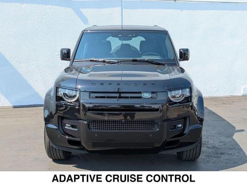 2025 Land Rover Defender P400 X-Dynamic SE