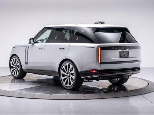2025 Land Rover Range Rover P530 SE