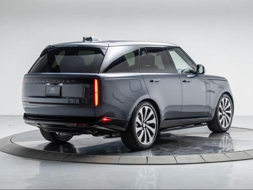 2025 Land Rover Range Rover P400 SE