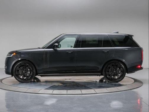 2025 Land Rover Range Rover P530 SE 7 Seat