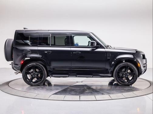 2026 Land Rover Defender X-Dynamic SE