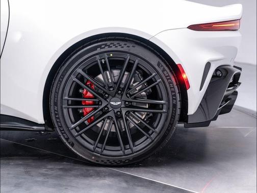 2026 Aston Martin Vantage 