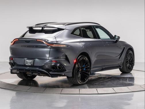 2025 Aston Martin DBX 707