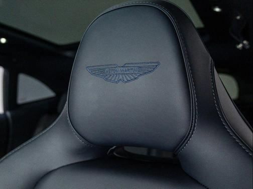 2025 Aston Martin DBX 707