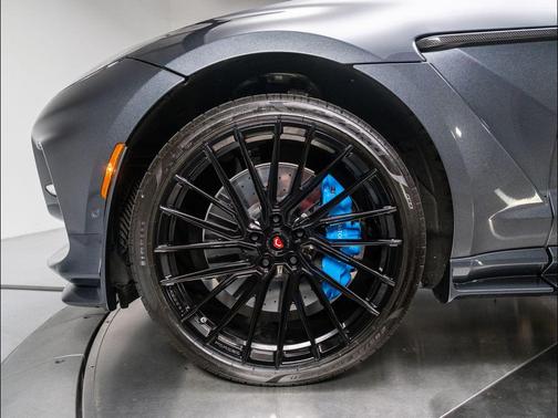 2025 Aston Martin DBX 707