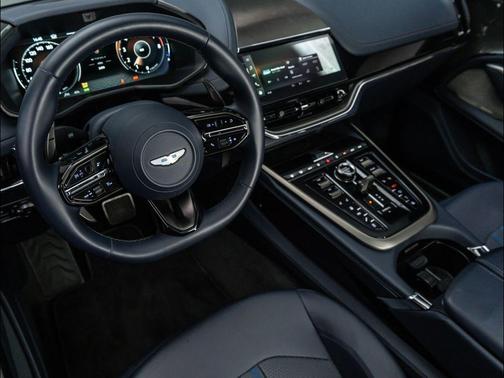 2025 Aston Martin DBX 707