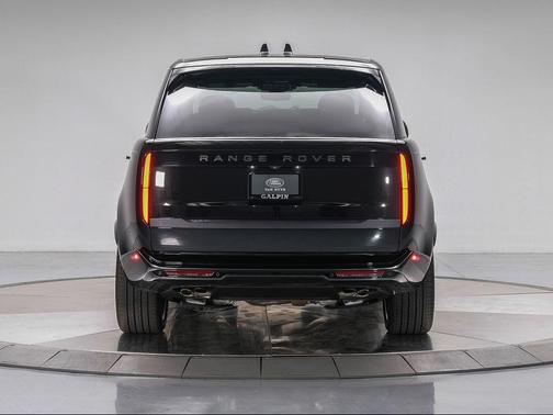 2025 Land Rover Range Rover P530 SE 7 Seat