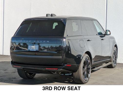 2025 Land Rover Range Rover P530 SE 7 Seat