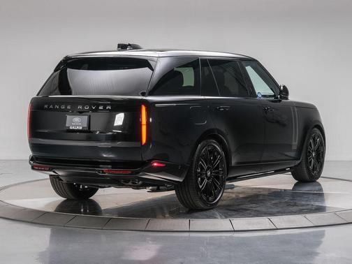 2025 Land Rover Range Rover P530 SE 7 Seat