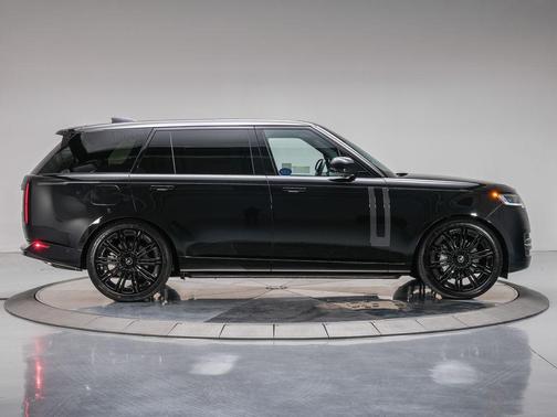 2025 Land Rover Range Rover P530 SE 7 Seat