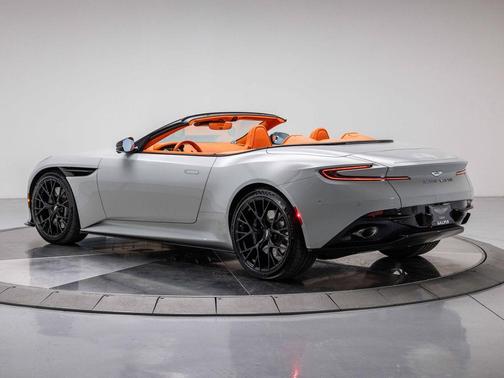 2026 Aston Martin DB12 VOLANTE