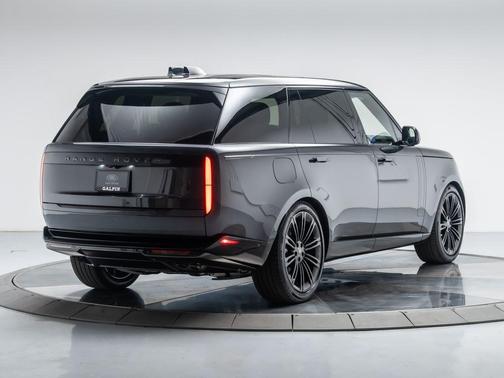 2025 Land Rover Range Rover P530 SE 7 Seat