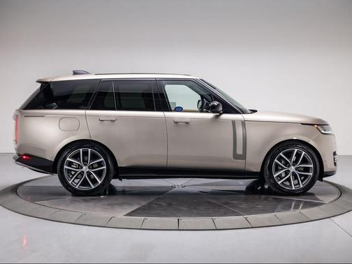 2025 Land Rover Range Rover P400 SE