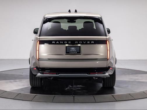 2025 Land Rover Range Rover P400 SE