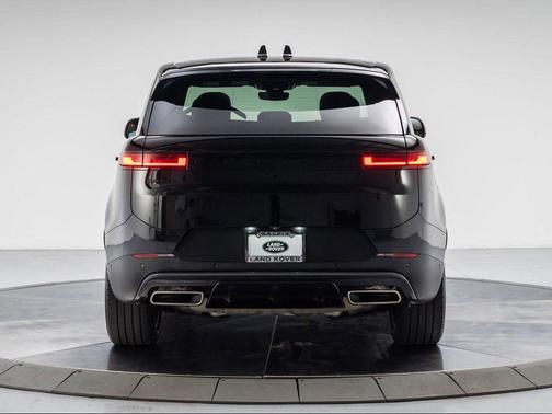 2025 Land Rover Range Rover Sport P360 SE